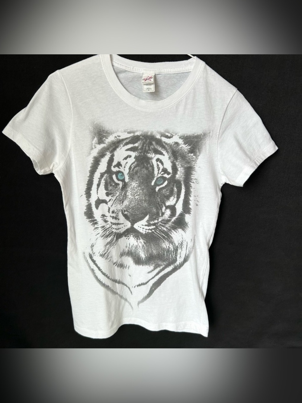 💥Startee White with Black Tiger with Teal Eyes Graphic T-Shirt Size M